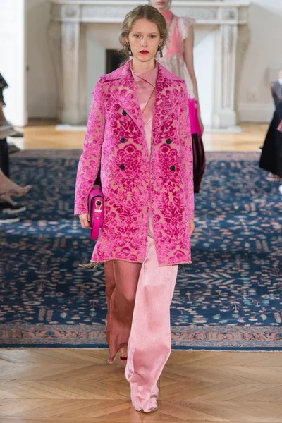 Look 9